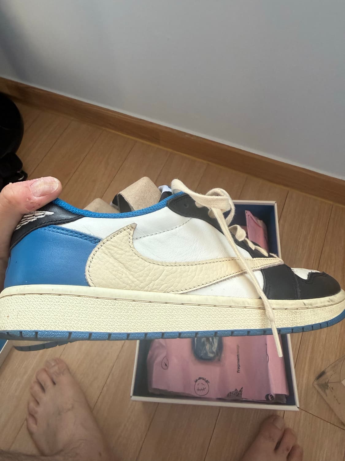 조던 트레비스 스캇 프라그먼트 조던 1 270 상품이미지1