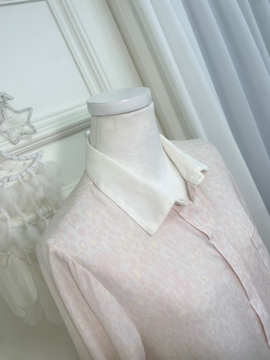 pink ivory leopard basic collar blouse 상품이미지9