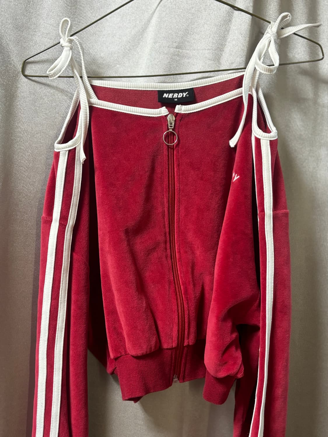 nerdy 리폼 벨벳 크롭집업 상품이미지1