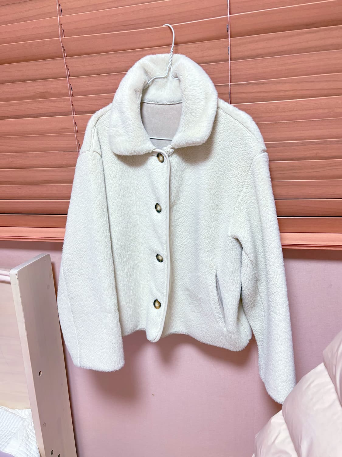 에잇세컨즈 아이보리 뽀그리 퍼 자켓🍪 상품이미지1