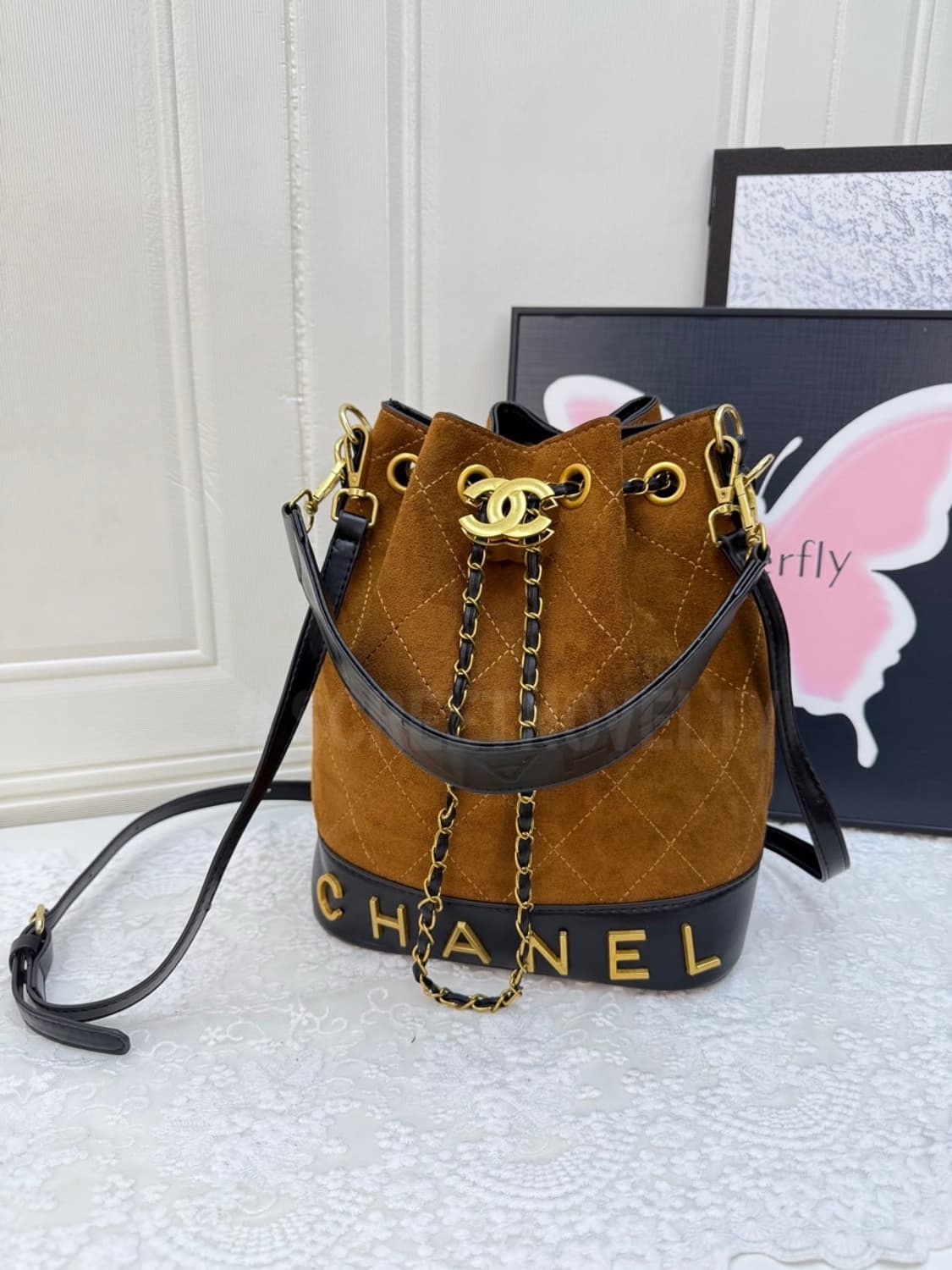 샤넬 투톤 스웨이드 버킷백 브라운 상품이미지1