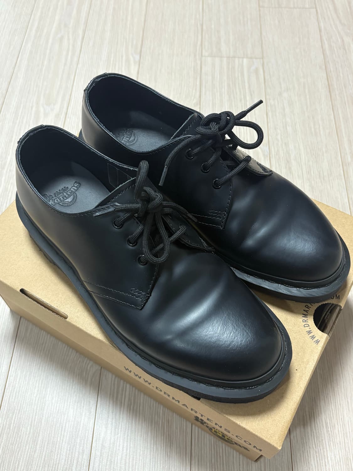 닥터마틴 1461 3홀 모노 블랙 240 상품이미지1