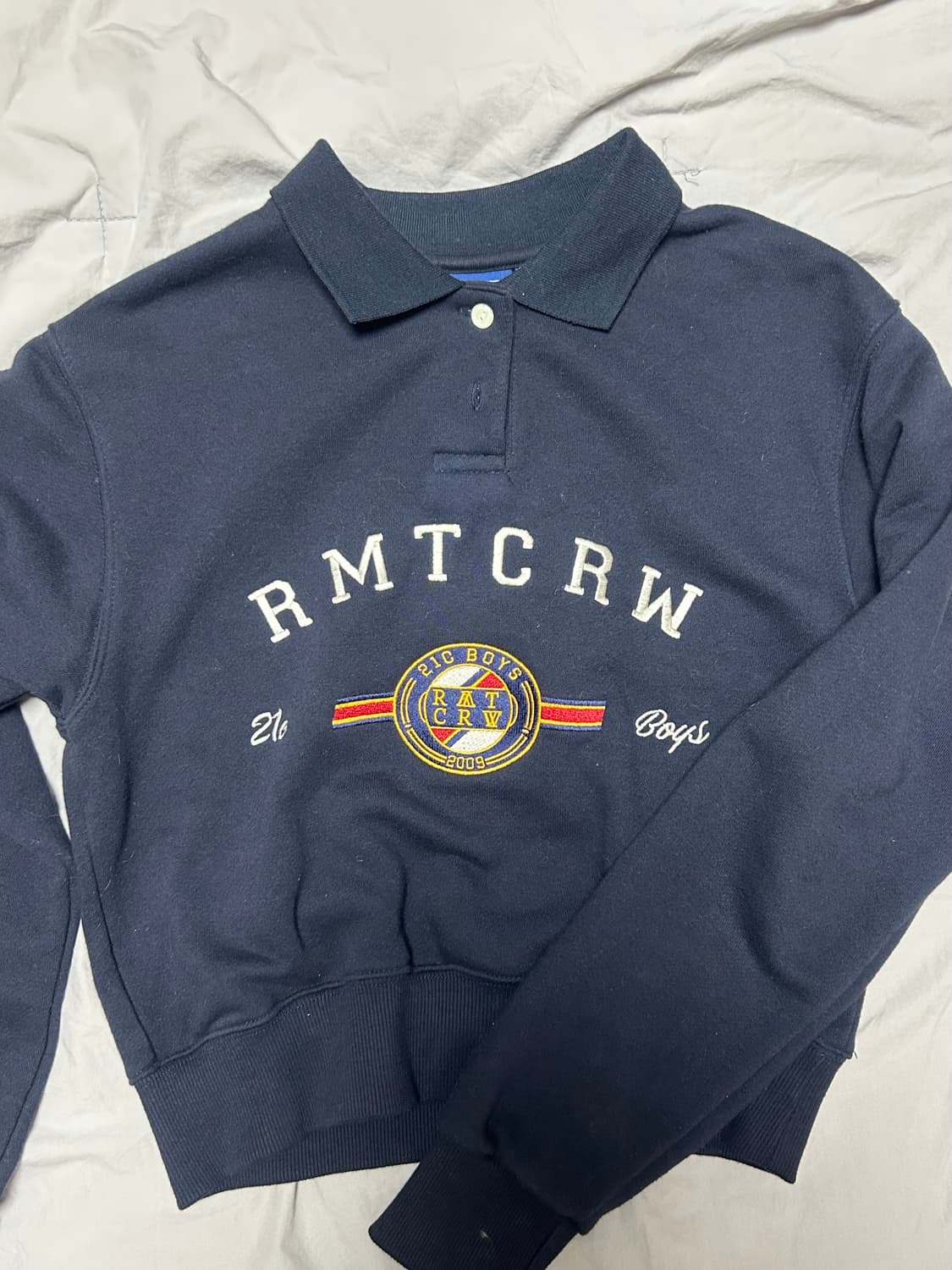 로맨틱크라운 크롭카라맨투맨 상품이미지1