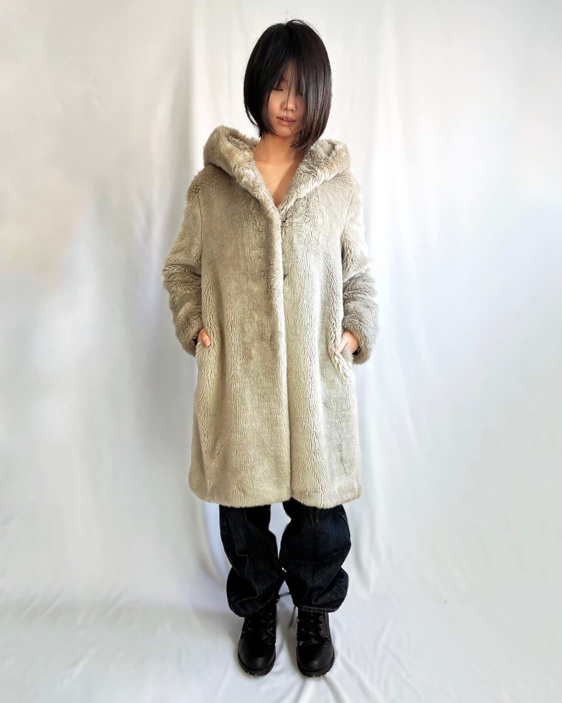 Greyish ivory snap button fur long coat 상품이미지2