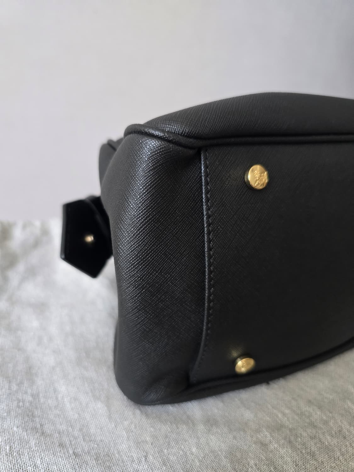 Vivienne Westwood 야스민 미디움 ORB 로고 블랙 상품이미지7