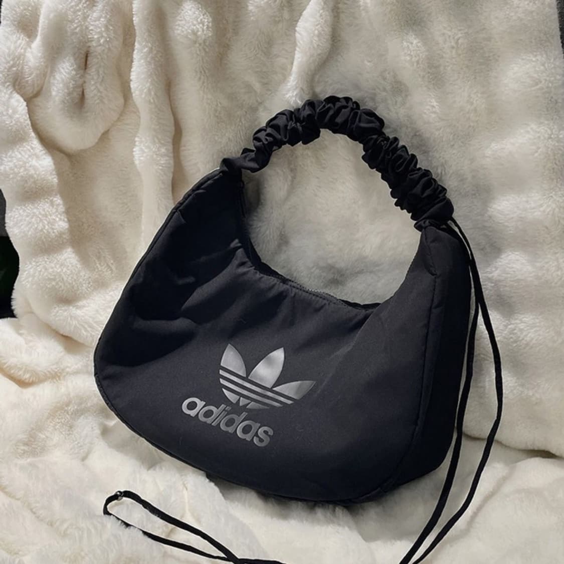 아디다스 클라우드 셔링 오리지널 가방 상품이미지2