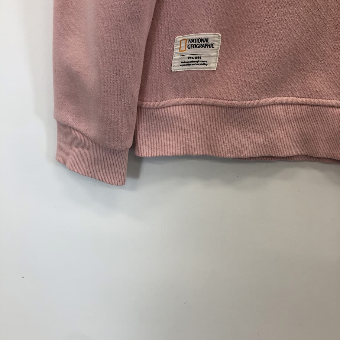 내셔널지오그래픽 라이트핑크 스웻셔츠 S 자수로고  상품이미지3