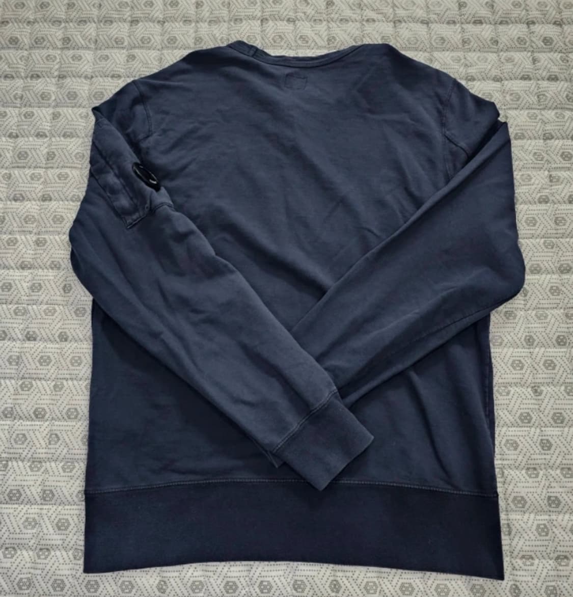 씨피컴퍼니 CP컴퍼니 네이비 맨투맨 L 상품이미지4