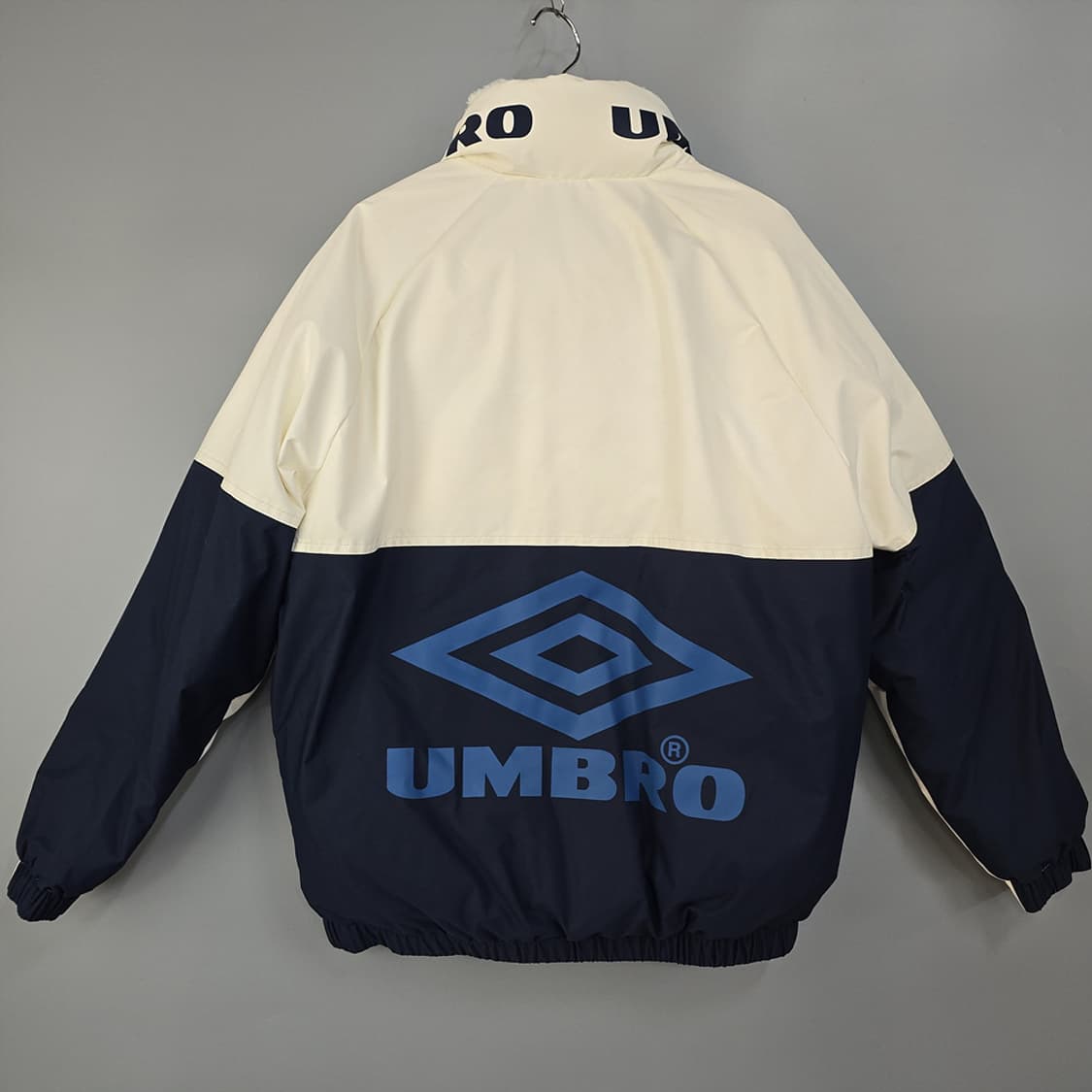 엄브로 UMBRO 덕다운 배색 숏패딩 95(M) 상품이미지3