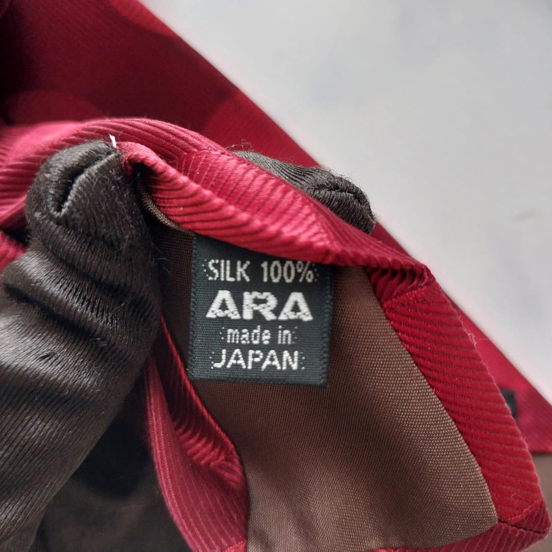 Paul Stuart 폴 스튜어트 실크 레드 도트 자카드 넥타이 9cm  상품이미지10