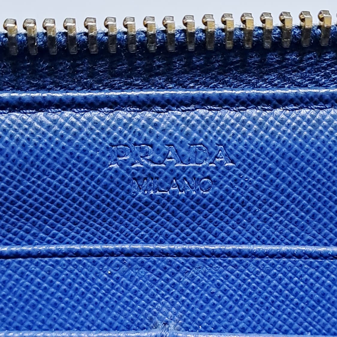 [100%/정품] 프라다 사피아노 지퍼 장지갑 네이비, 프라다지갑 상품이미지6