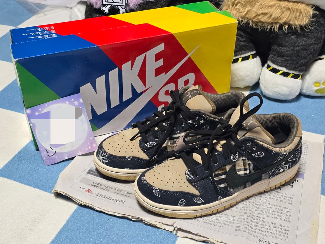 [250] 나이키 트래비스 스캇 SB 덩크 로우 상품이미지1
