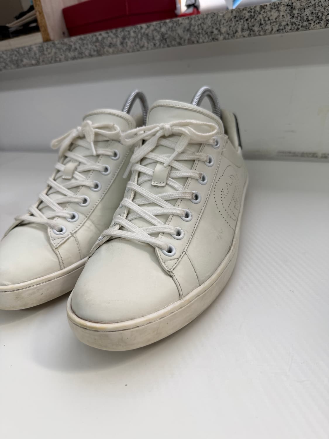 정품) 구찌 에이스 인터로킹 G 펀칭 스니커즈 8 상품이미지2