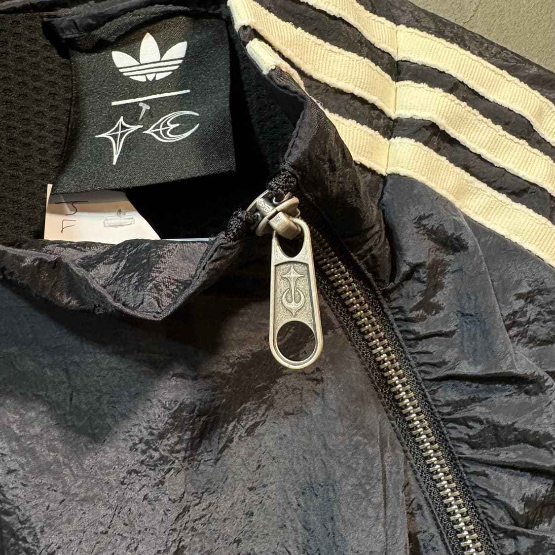 [XL] ADIDAS X TC 아디다스 떠그클럽 바람막이 상품이미지3