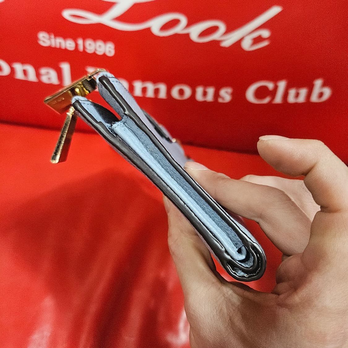 마이클코어스 미니 클러치 지갑
18.5 x 11size 상품이미지6