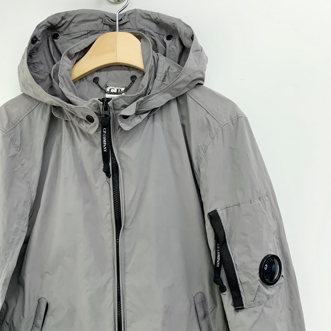 CP컴퍼니 렌즈 와펜 실버 고글 나일론 후드 자켓 상품이미지5