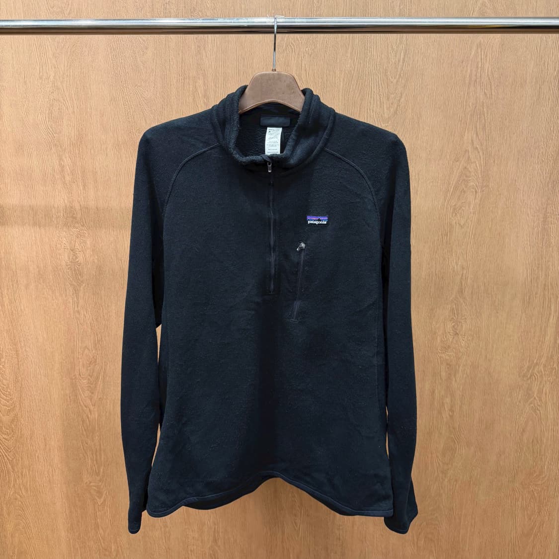 파타고니아 신칠라 플리스 하프 집업 지퍼 포켓 디테일 레귤러핏 블랙 상품이미지2