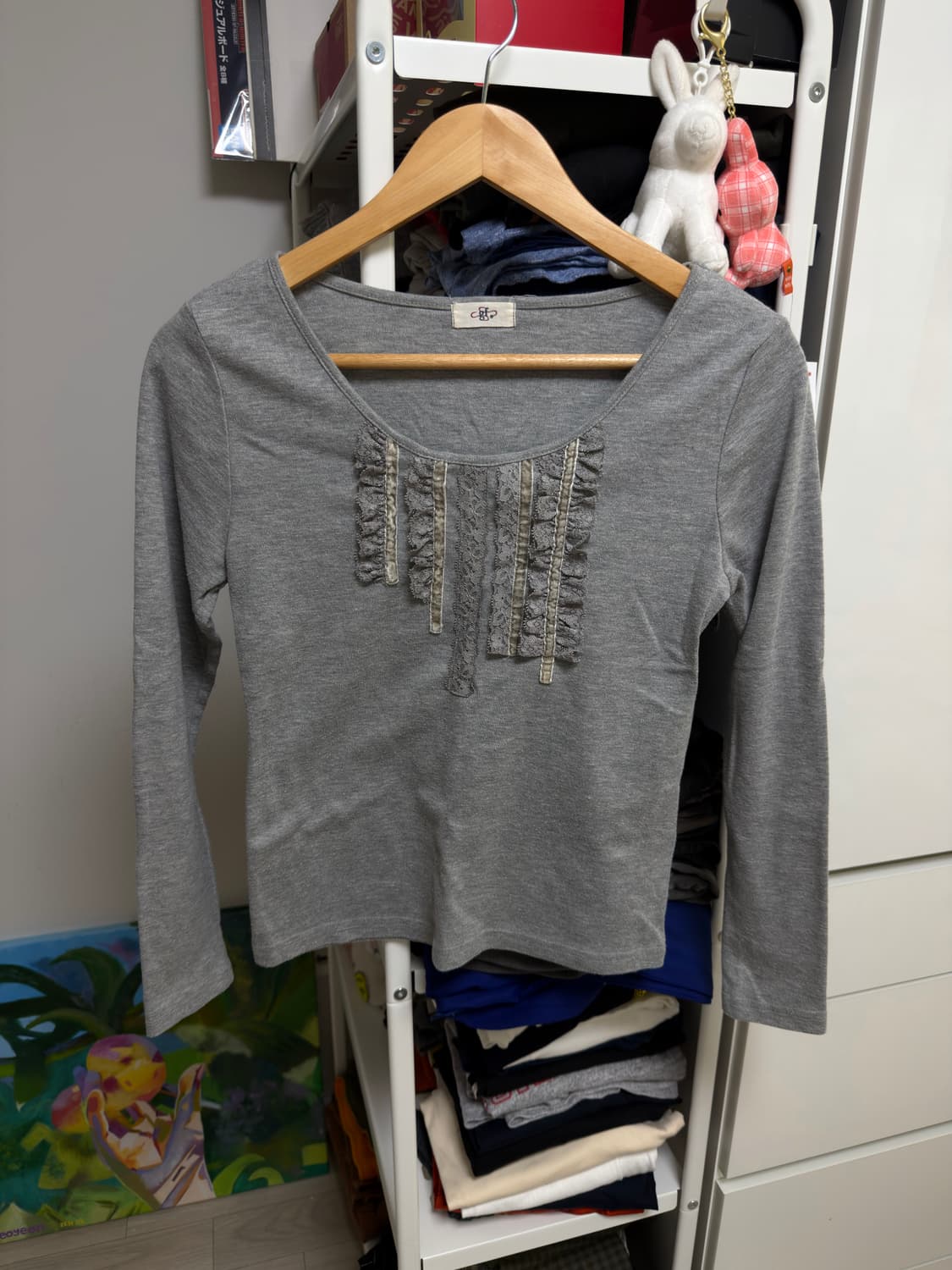 프릴 디테일 롱슬리브 상품이미지1