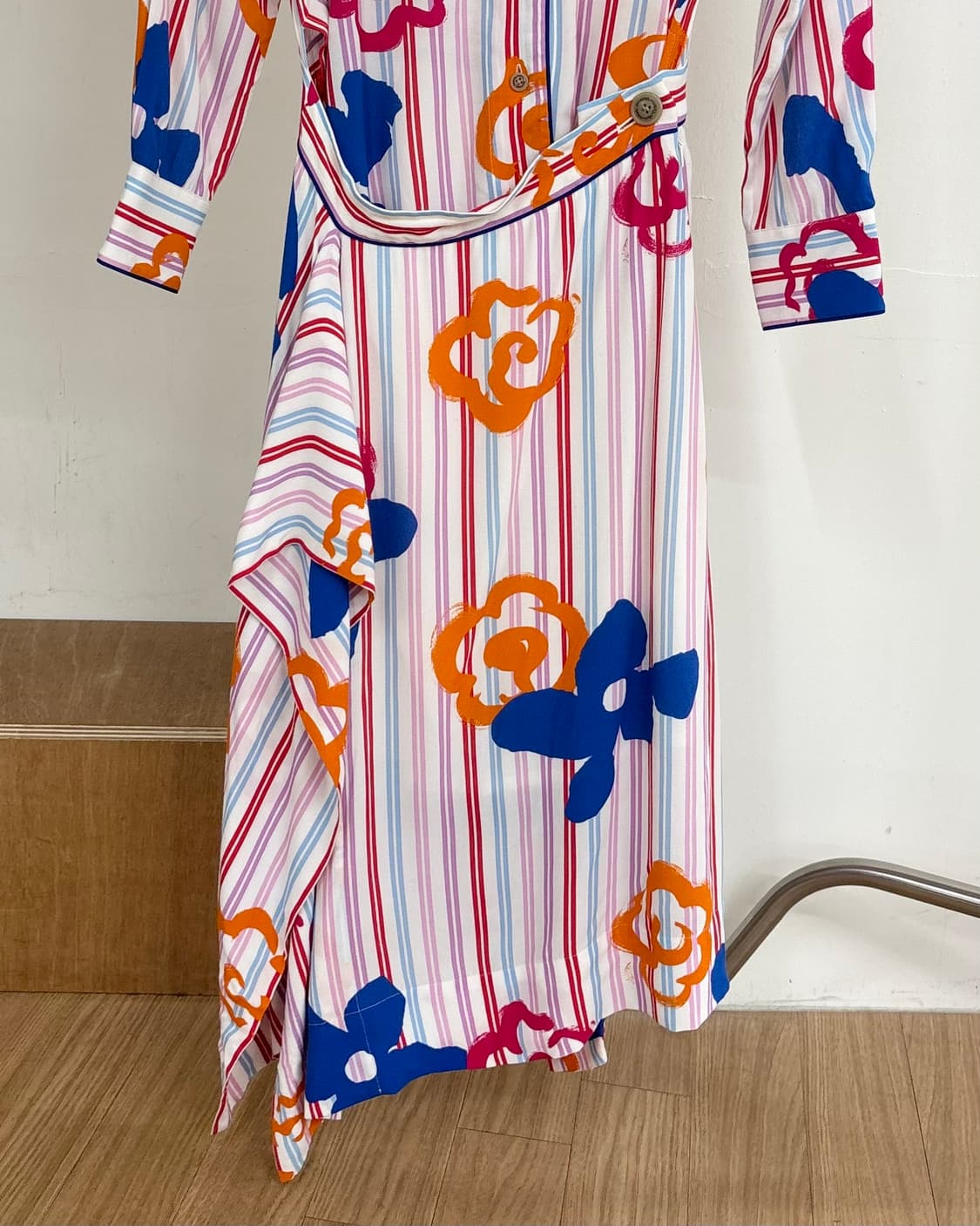 비비안 웨스트우드 멀티컬러 스트라이프 플로랄 원피스  상품이미지5