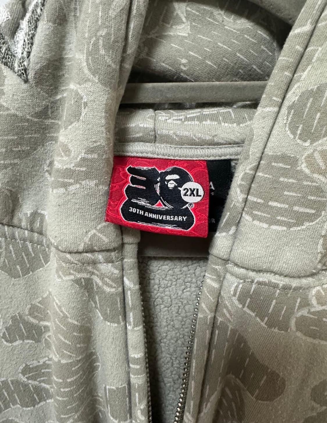 베이프x알파인더스트리 샤크 후드 2XL 상품이미지5