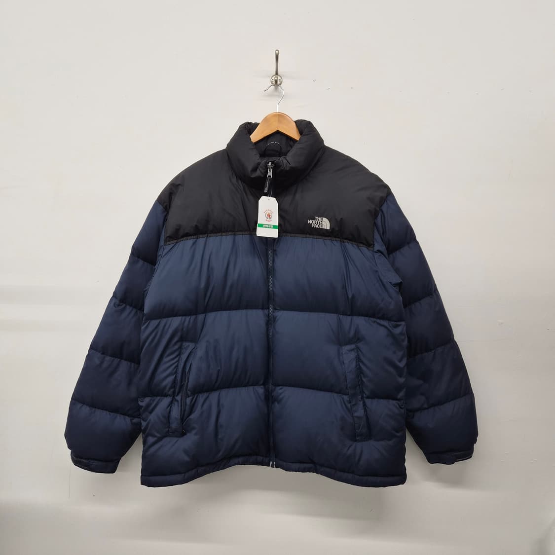 노스페이스 블랙/네이비 패딩 점퍼 남성 2XL 상품이미지1