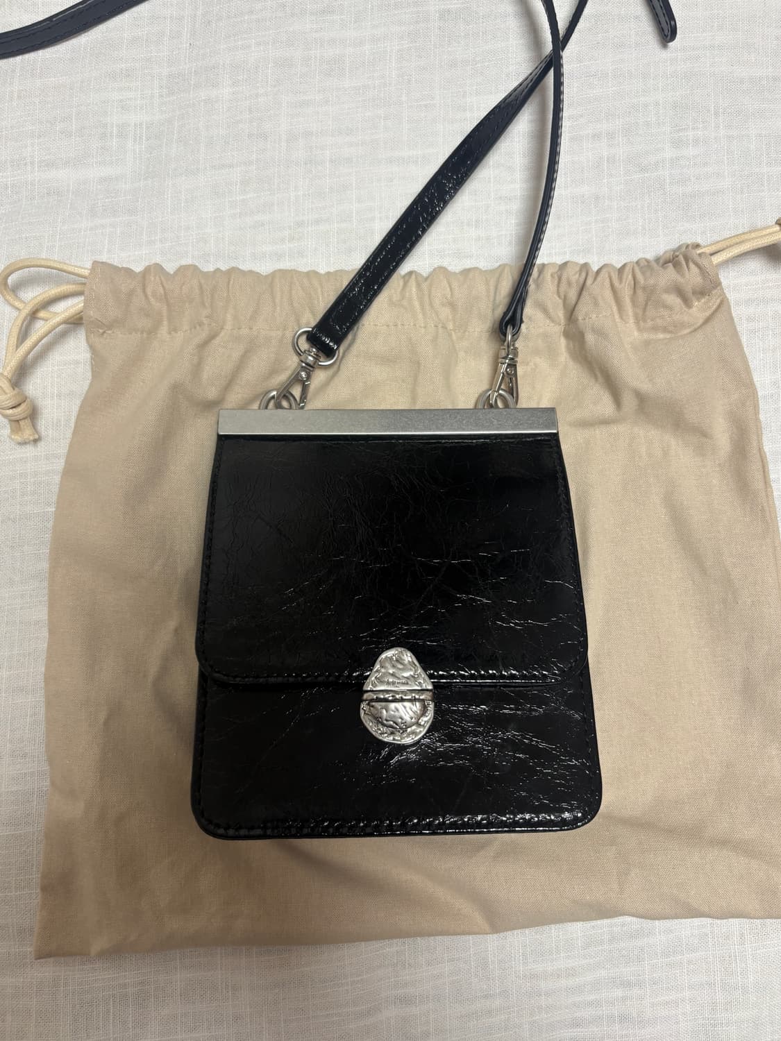 아비에무아 스퀘어 심볼백  상품이미지3