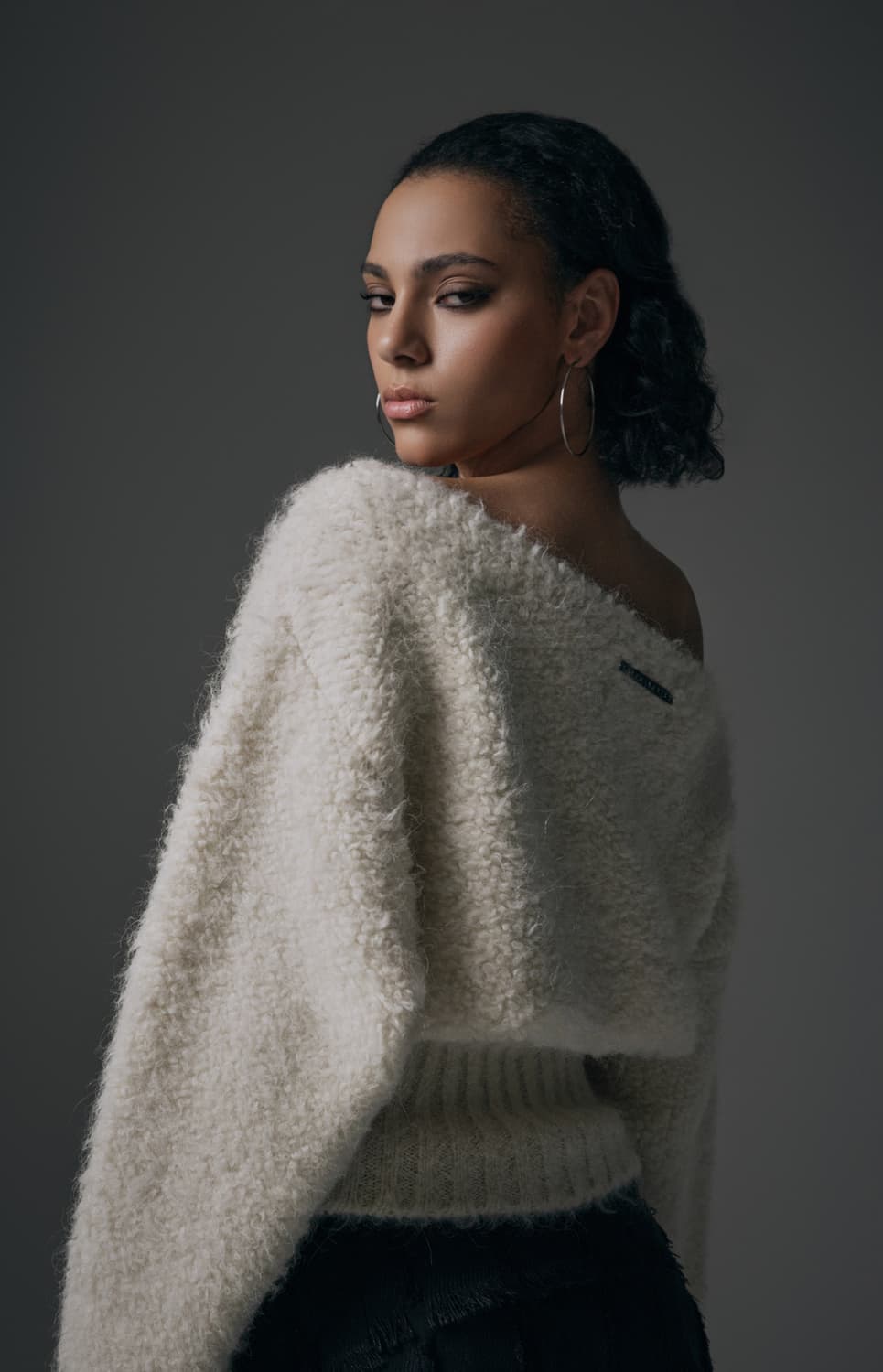 트리밍버드 알파카 부클 오프숄더 니트 아이보리 상품이미지9