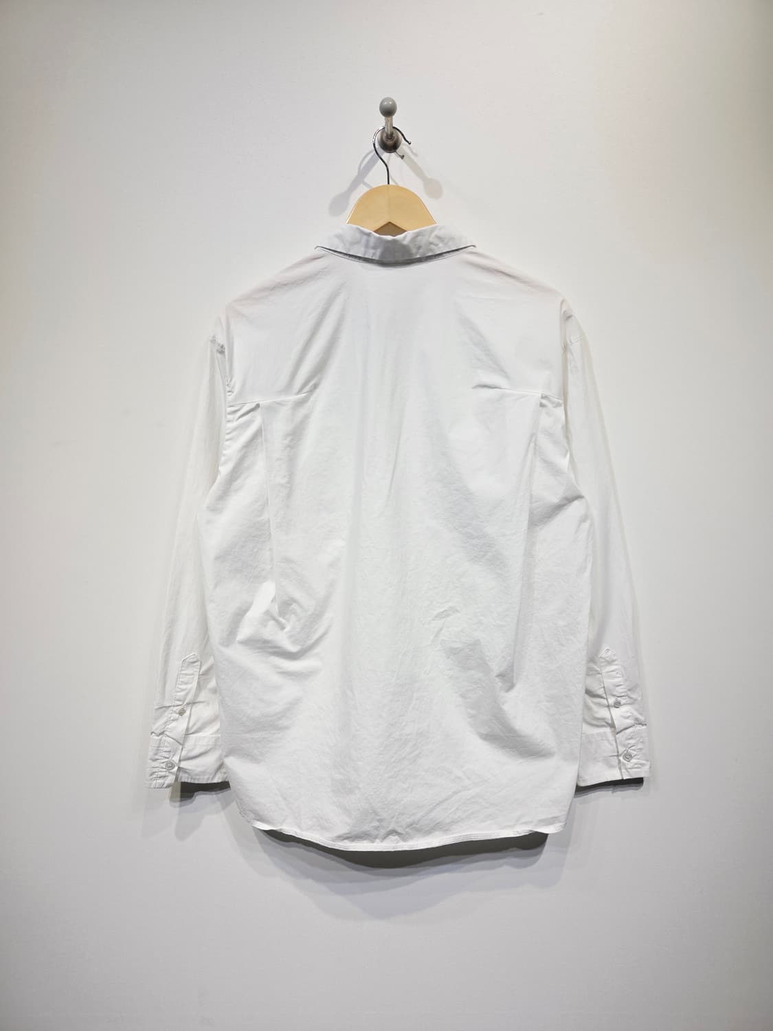 TIME 타임 브이넥 스냅 화이트 셔츠 상품이미지4