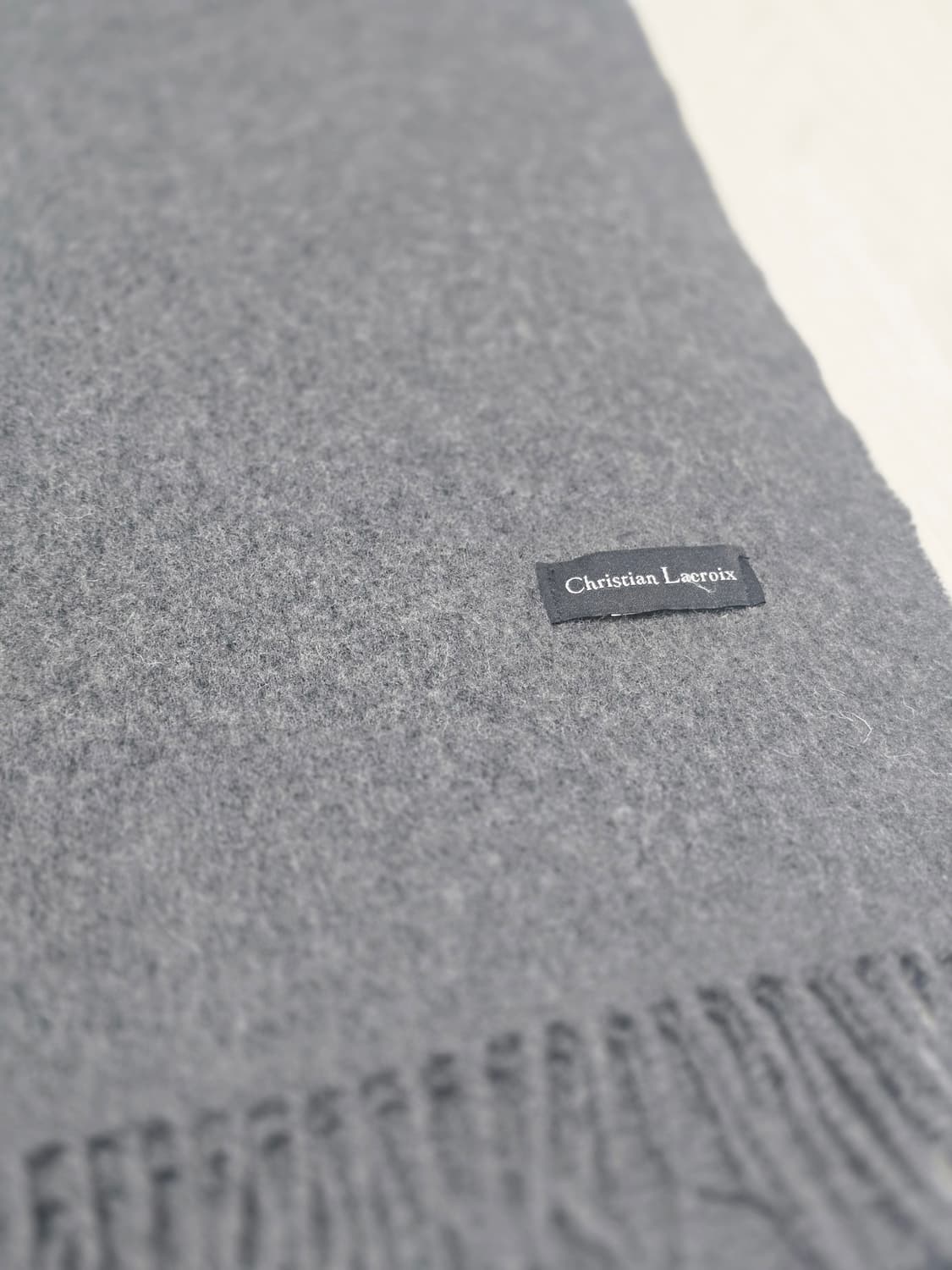Christian Lacroix 캐시미어 혼방 다크그레이 머플러 상품이미지2