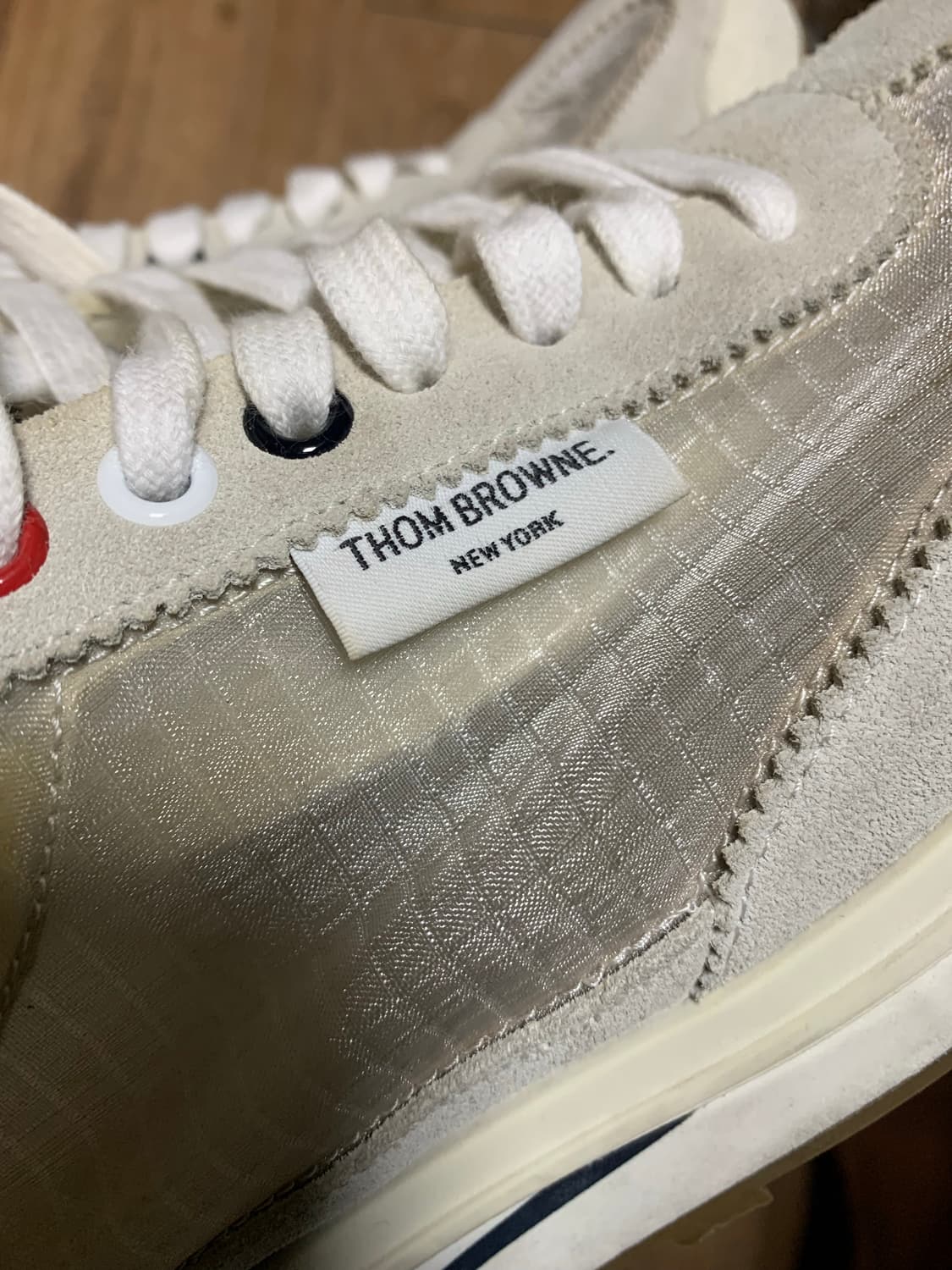 톰브라운 스니커즈 화이트  (41) (265) 상품이미지4