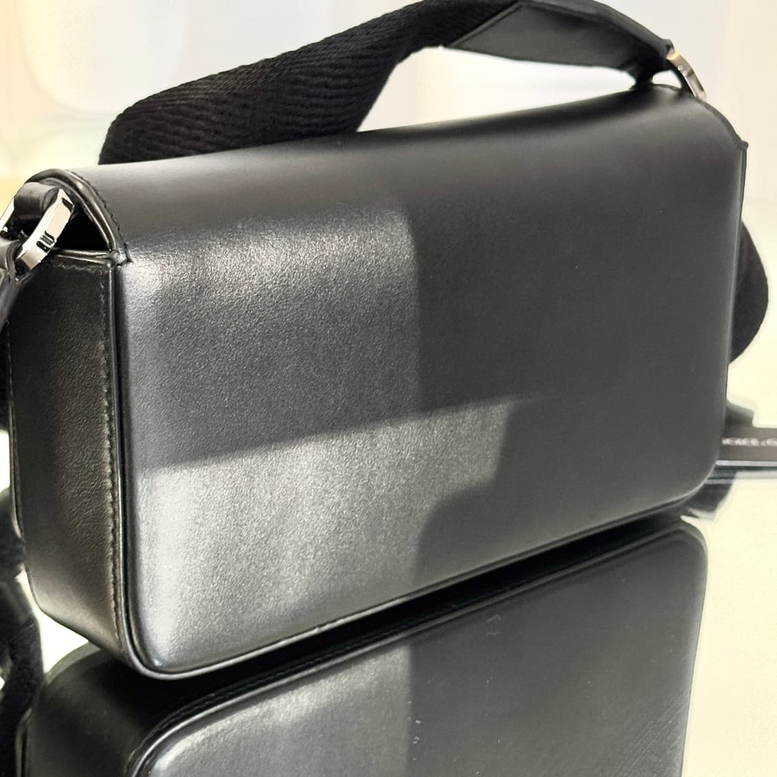 [새상품급/풀구성] 26SS 돌체앤가바나 엠보스드 로고 가죽 미니 숄더  상품이미지8