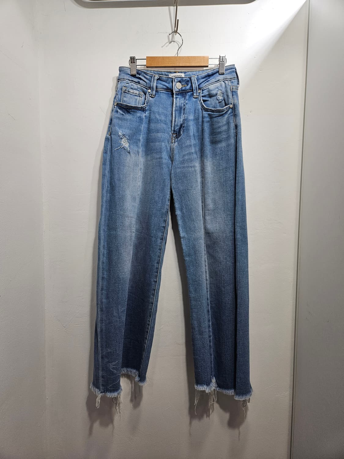 미국 Insane Gene 브랜드의 데미지 컷팅진 상품이미지1