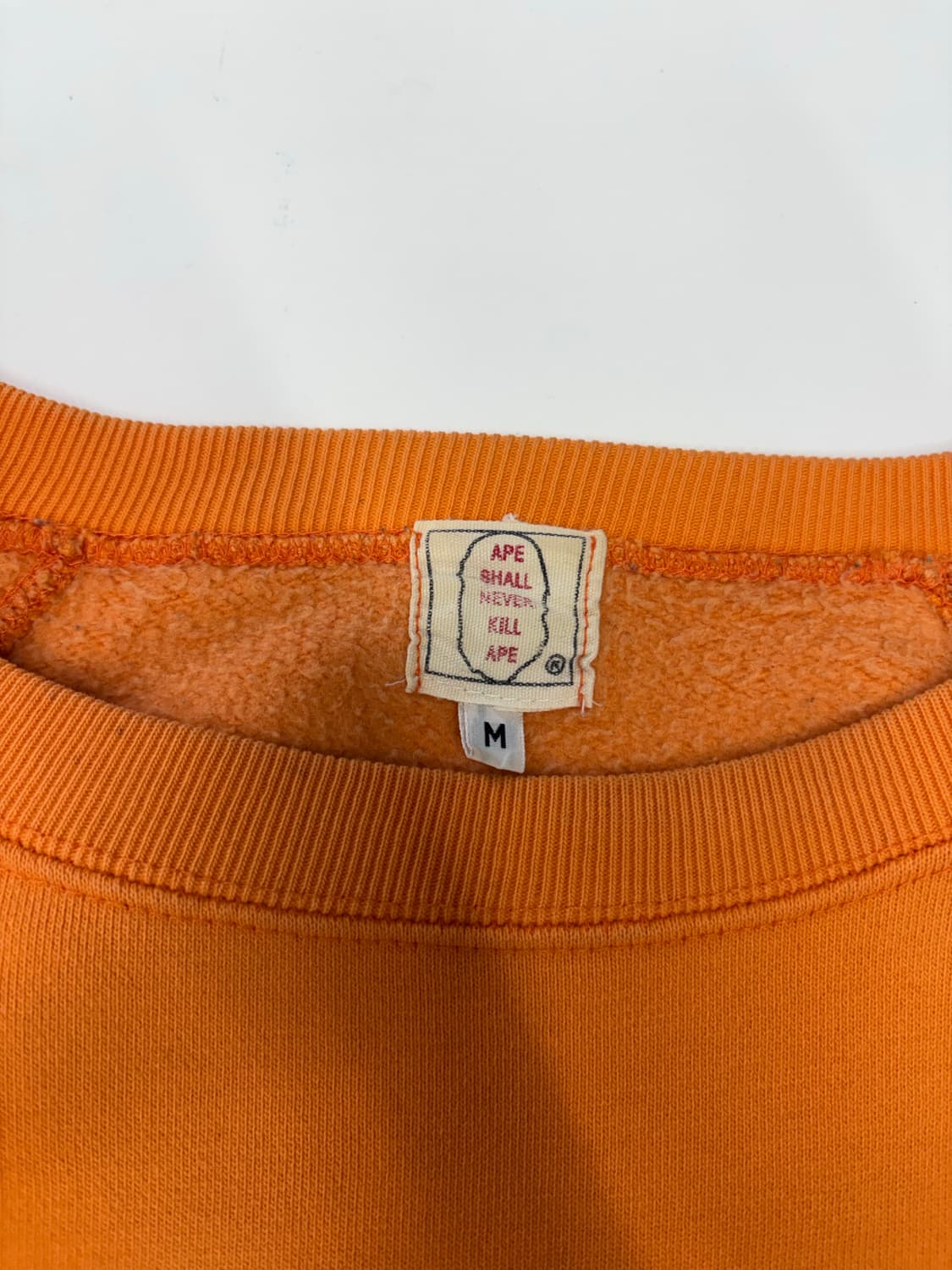 에이프 00s 마일로 오렌 스웻셔츠 상품이미지9