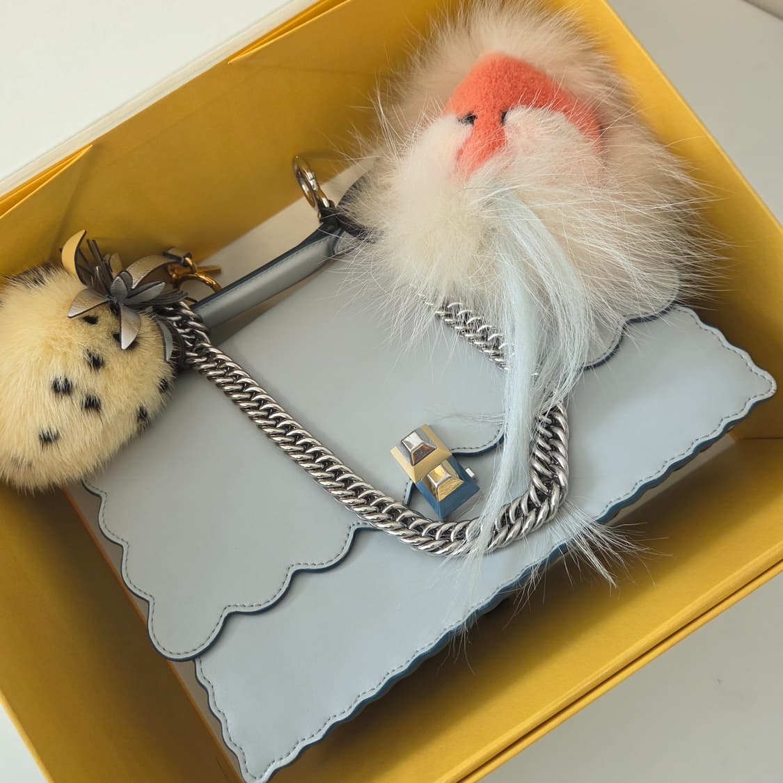 FENDI 펜디 정품 칸아이 캔아이 은장 체인 미듐 숄더백 크로스 토트백 상품이미지1