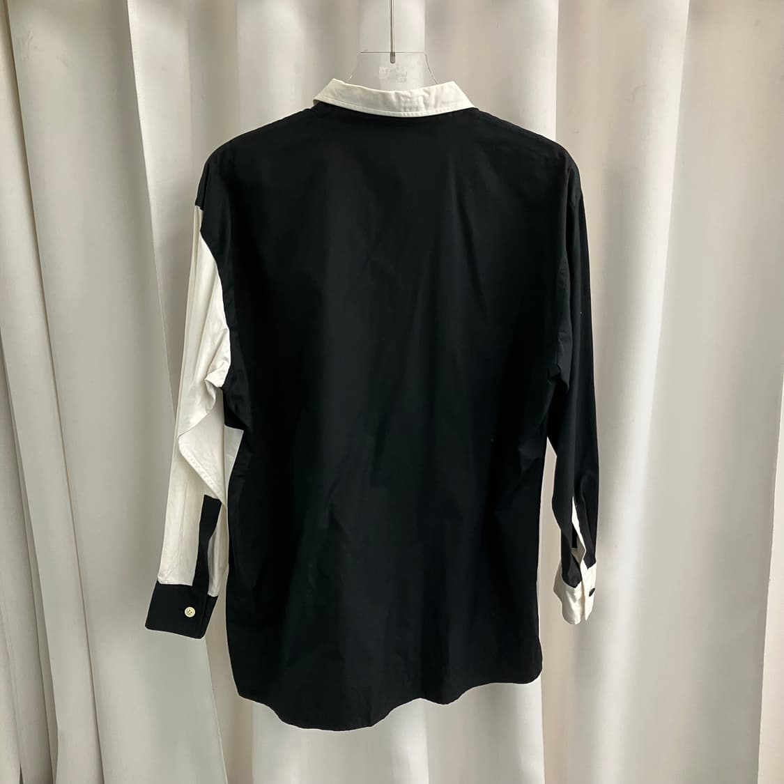 이세이미야케 블랙 화이트 배색 코튼 셔츠 상품이미지2