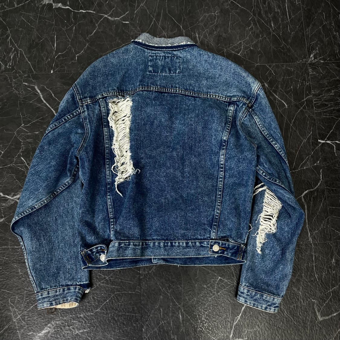 스파이더 웹 데미지 크롭 데님 트러커 자켓 상품이미지6
