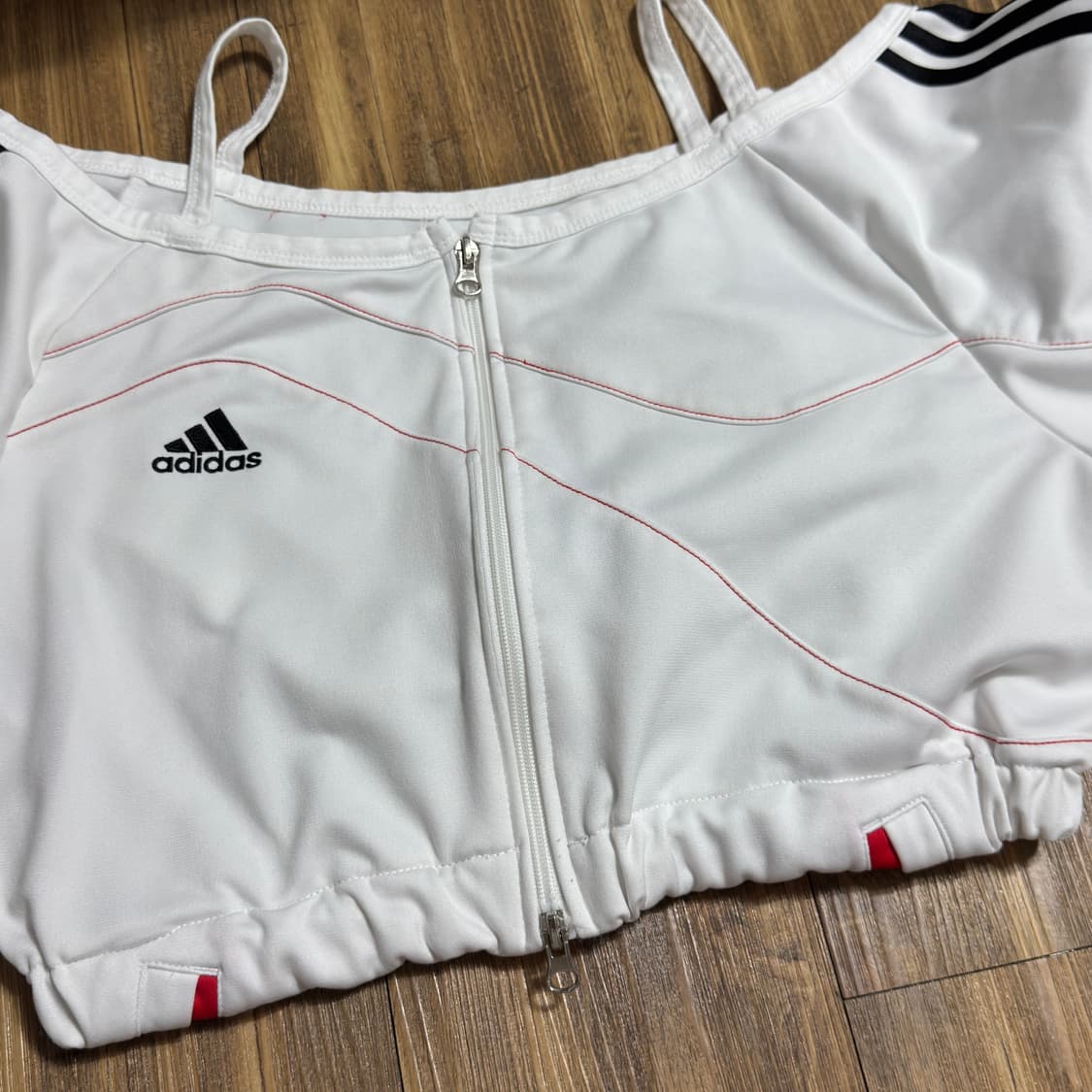 아디다스 커스텀 크롭 오프숄더 집업 상품이미지4