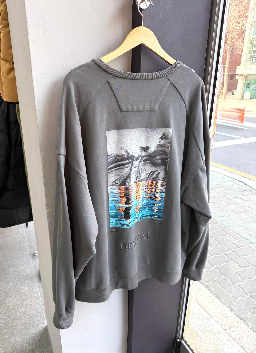 L/ 준지 22FW 백프린팅 맨투맨 상품이미지6