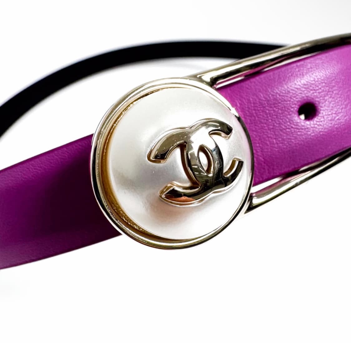 [75] 샤넬 여성 클래식 CC로고 자개 단추 램스킨 레더 벨트 퍼플 상품이미지5