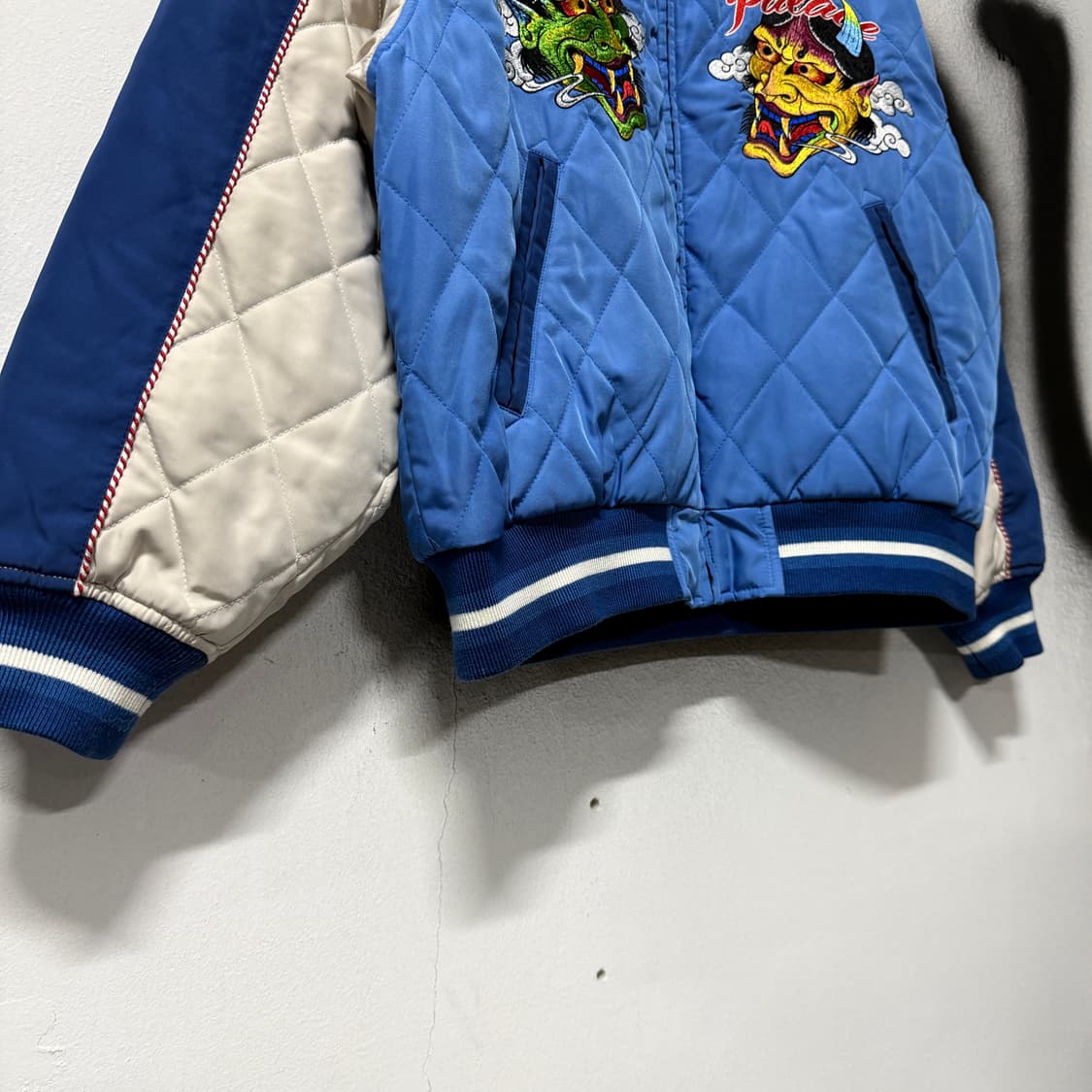 FW23 팔라스 페스티벌 퀼팅 봄버 바시티 자켓 울트라 상품이미지5