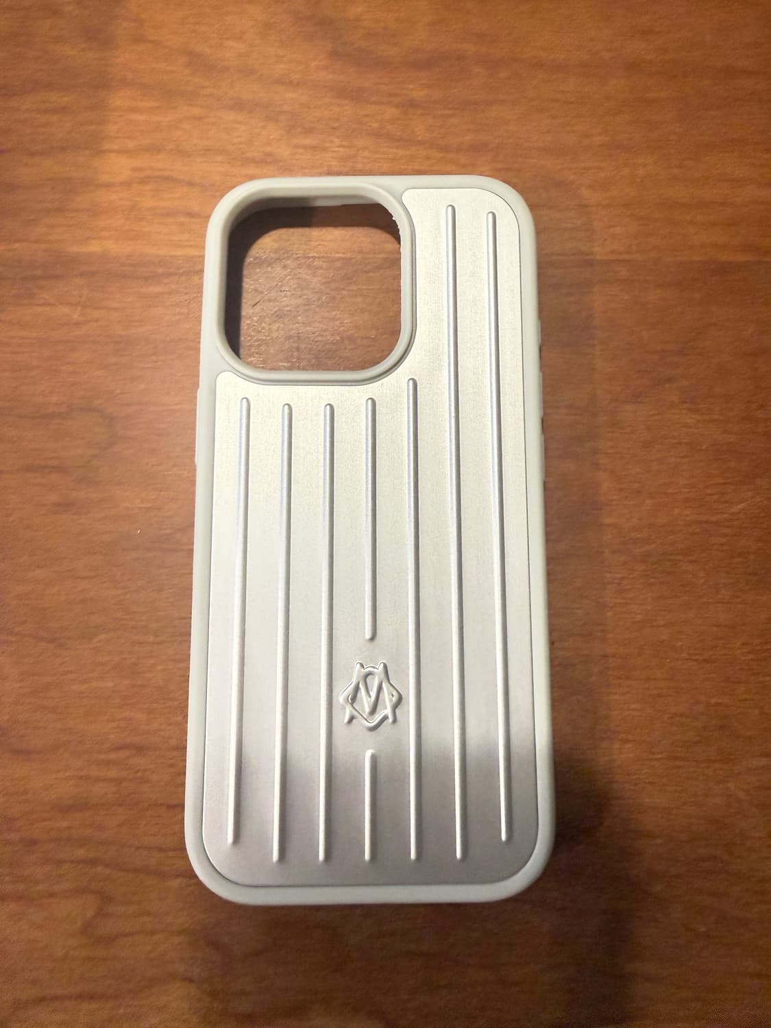 아이폰16프로 리모와 케이스 상품이미지1