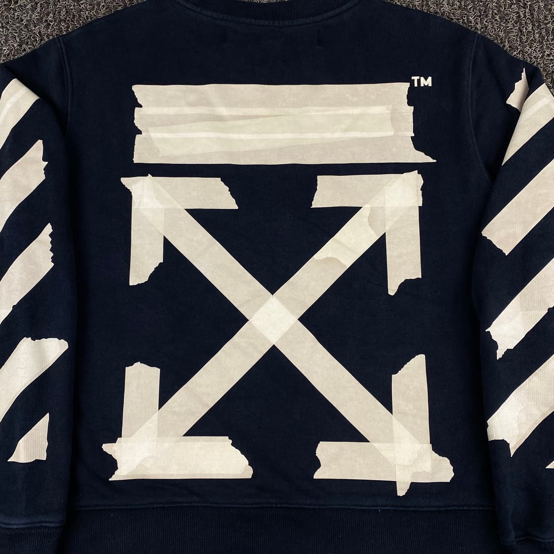 오프화이트 사이드라인 테이프에로우 맨투맨 상품이미지4