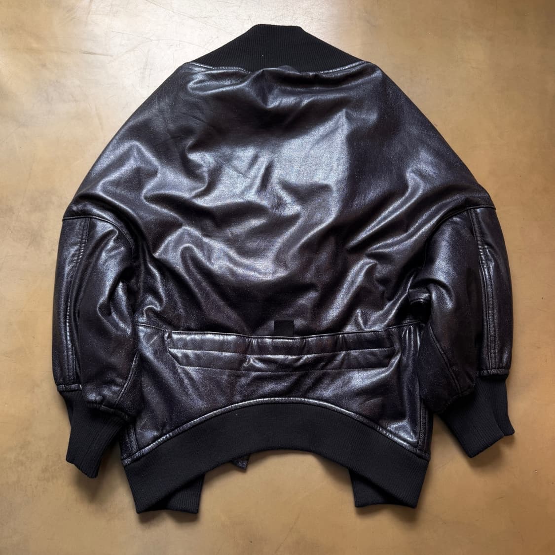 2019 런웨이 꼼데가르송 트리콧 페이크레더 봄버 자켓 상품이미지5