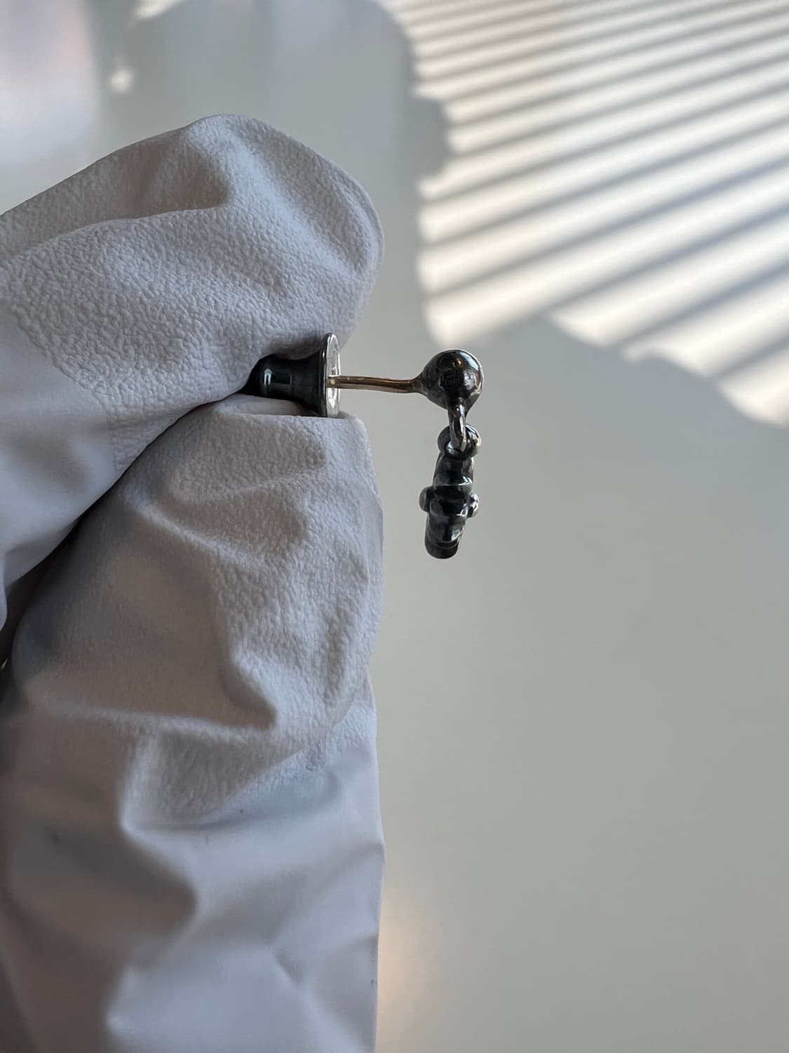 크롬하츠 타이니 e ch 드롭 이어링 상품이미지2