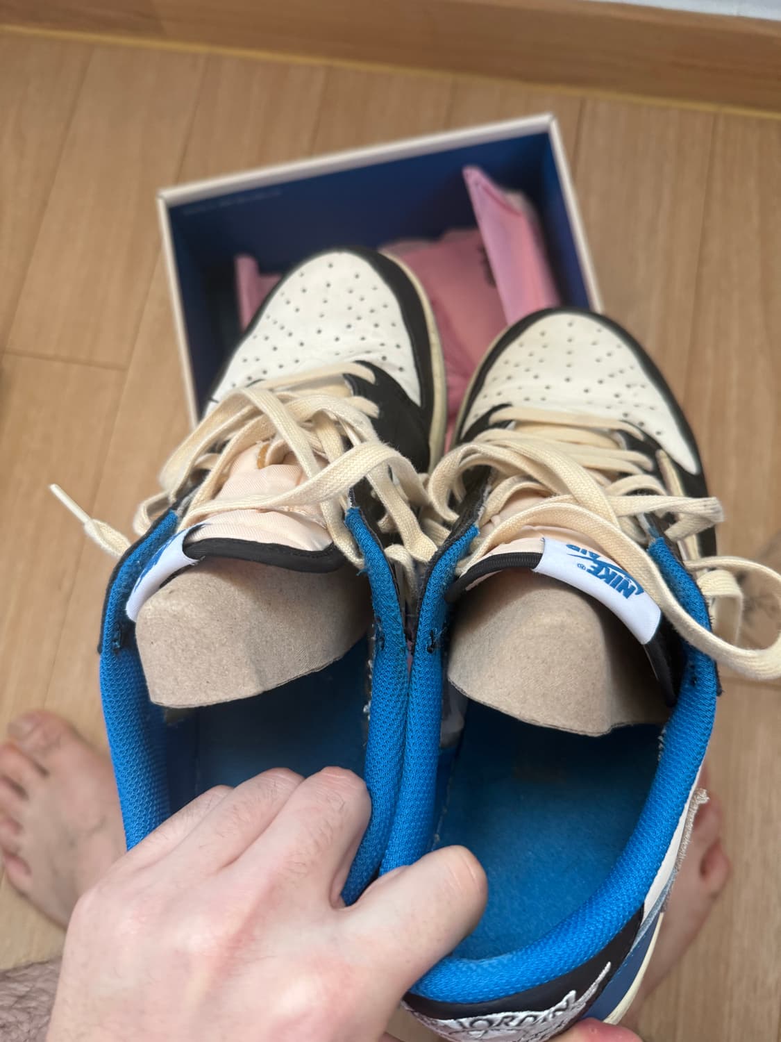 트레비스 스캇 나이키 조던 1 270 프라그먼트 상품이미지1