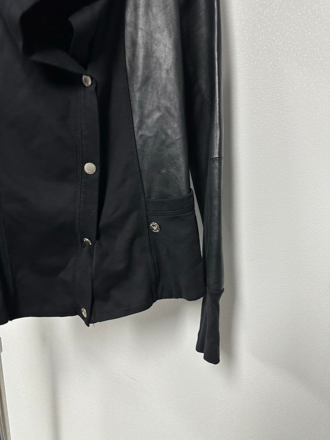 엠프리오 알마니 레더 비대칭 자켓 상품이미지4