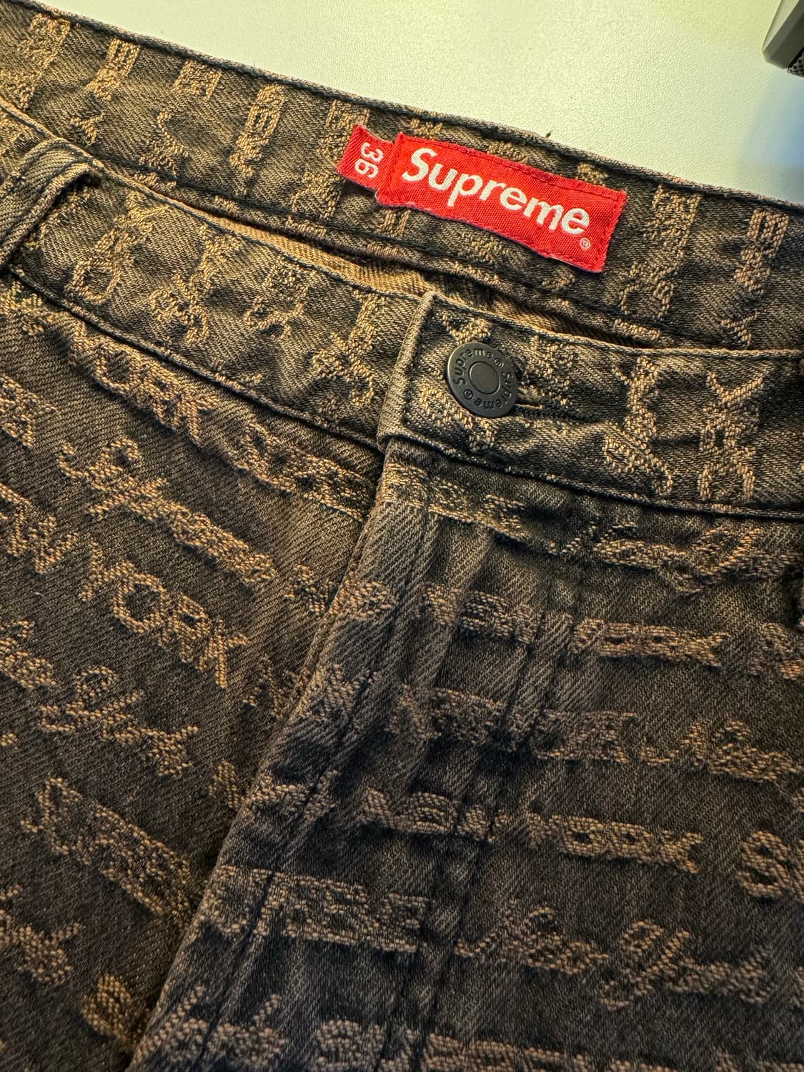 [36]슈프림 멀티 타입 자카드 레귤러 진 브라운 - 22FW 상품이미지6