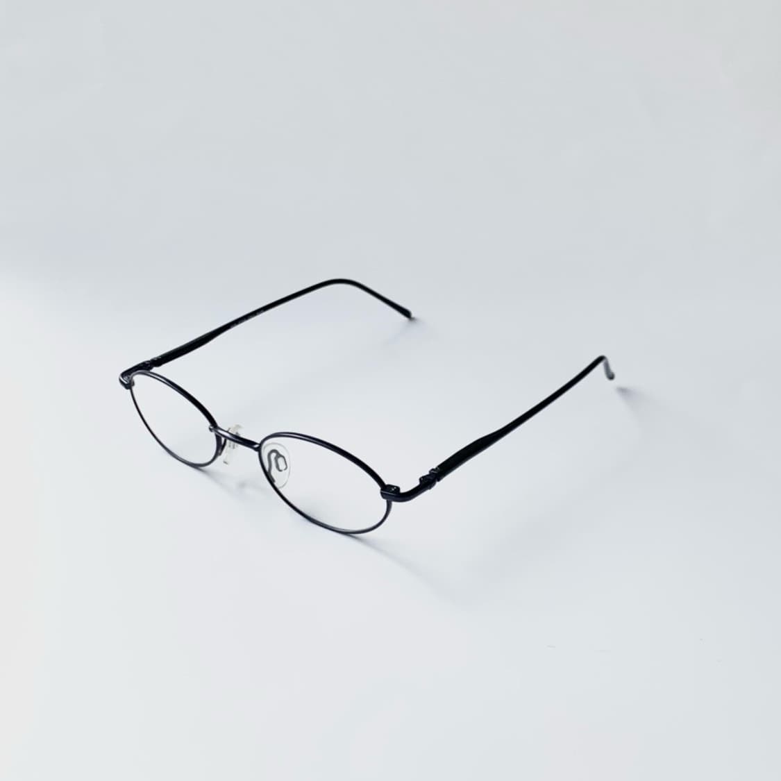 [픽키-696] 딥블루 메탈 풀프레임 안경 슬림 오벌 프레임 미니멀 상품이미지3