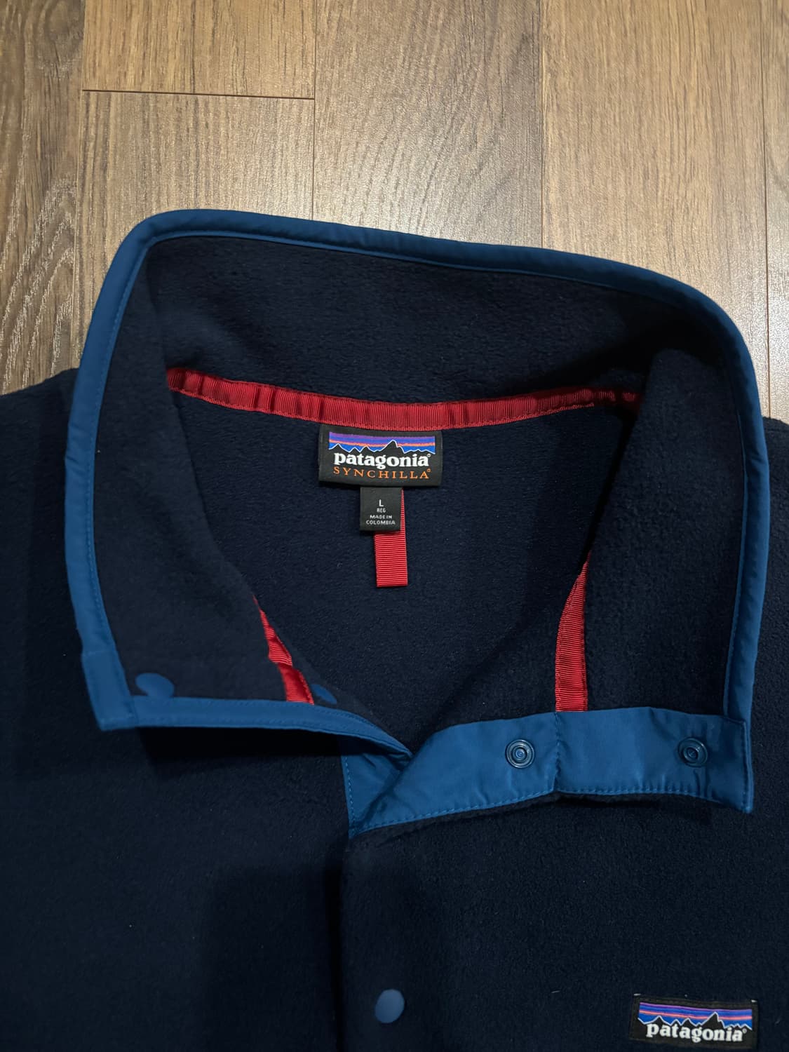 파타고니아 헤비웨이트 신칠라 네이비  L사이즈 판매합니다. 상품이미지4