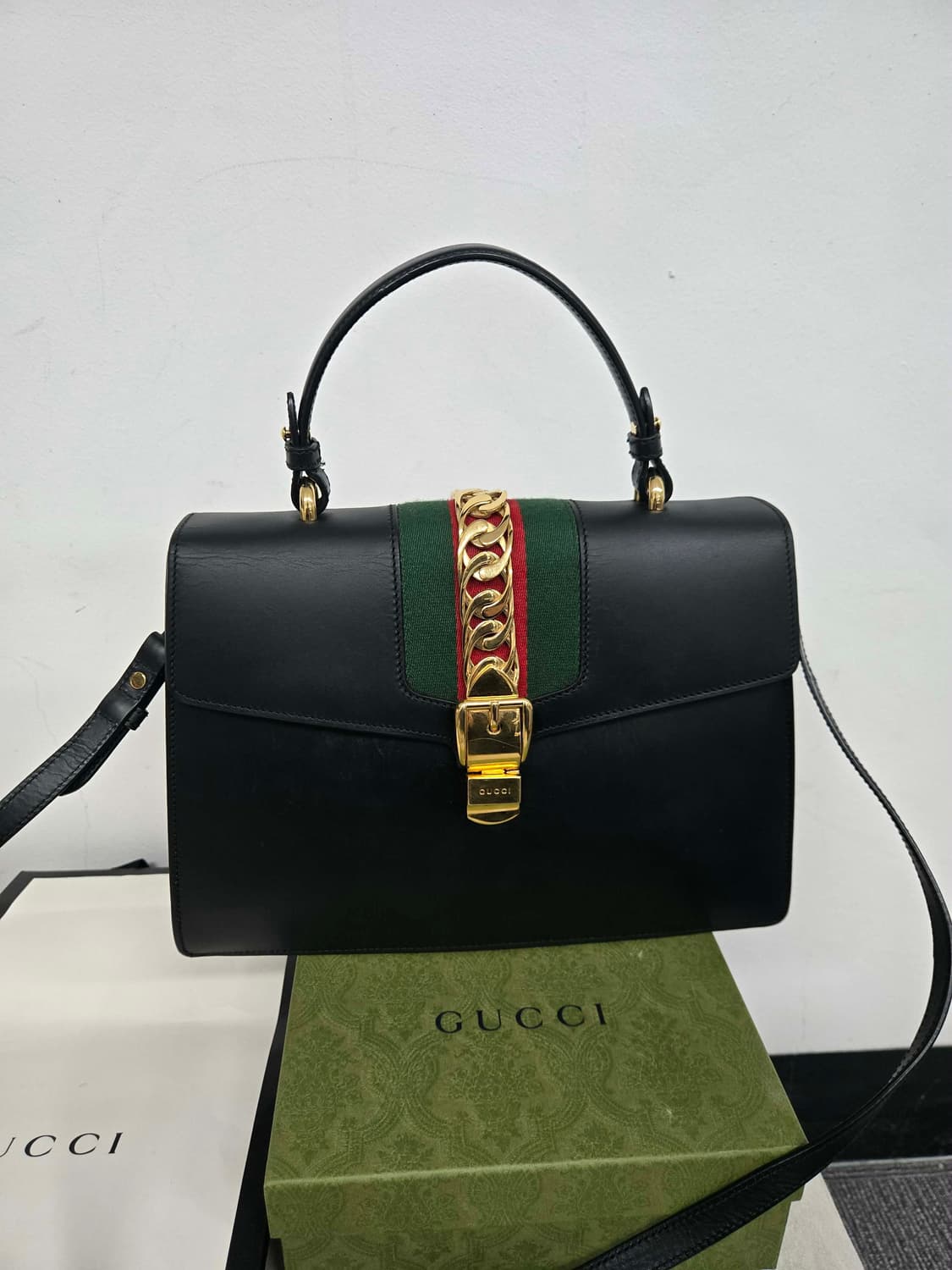 [보증서 정품] 구찌 미디엄 탑핸들 실비백 상품이미지4